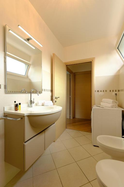 Bagno con lavatrice