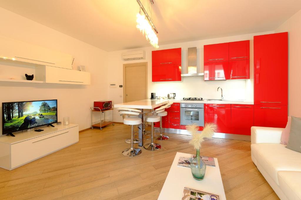 Cucina completamente attrezzata